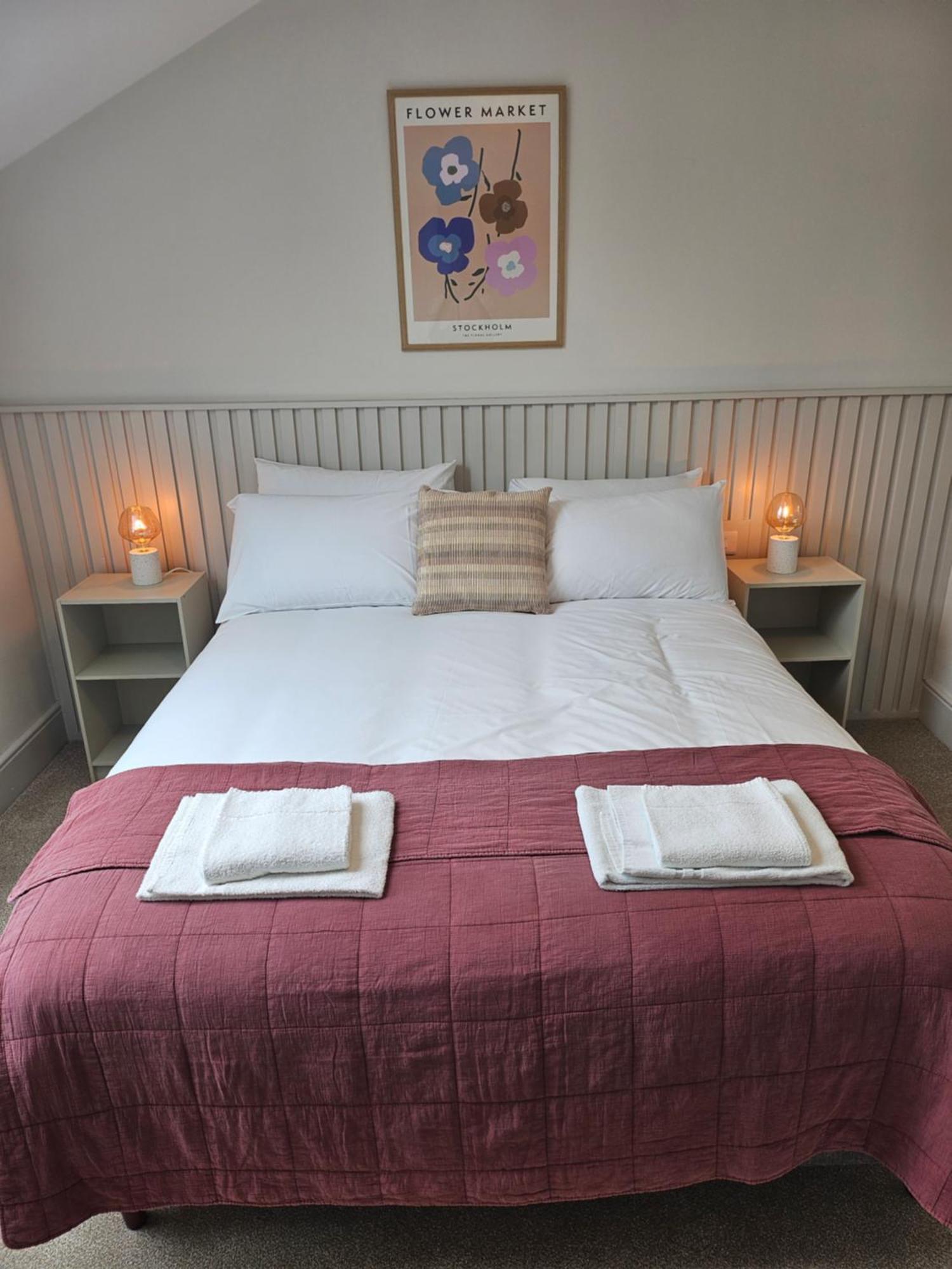 Tatlers Guest House 로스코먼 외부 사진