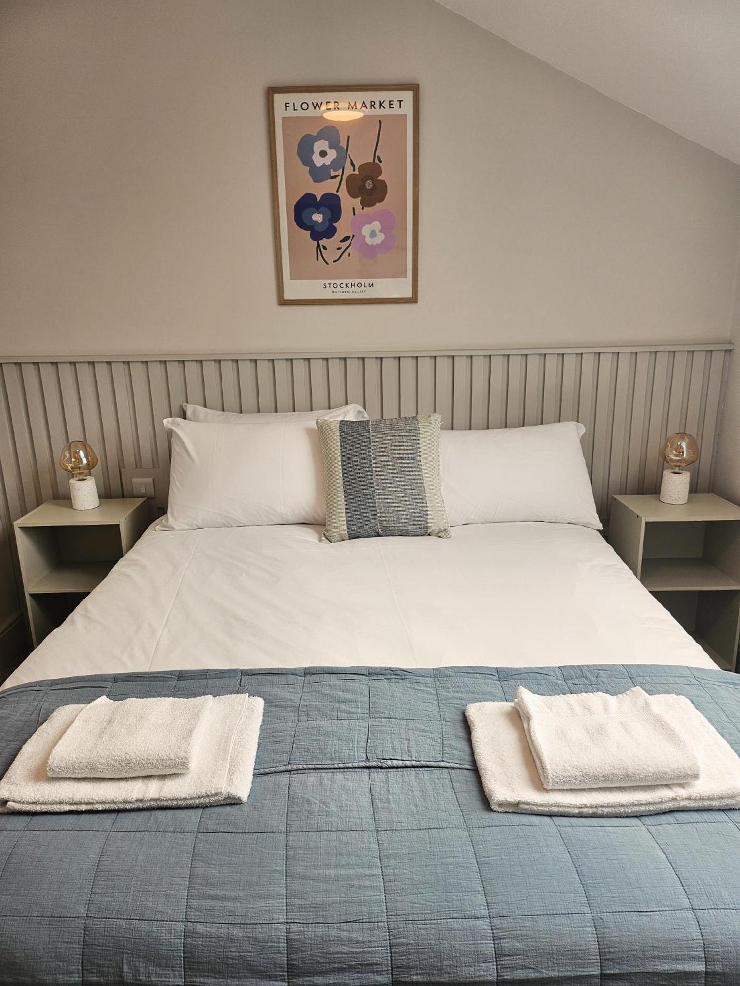Tatlers Guest House 로스코먼 외부 사진