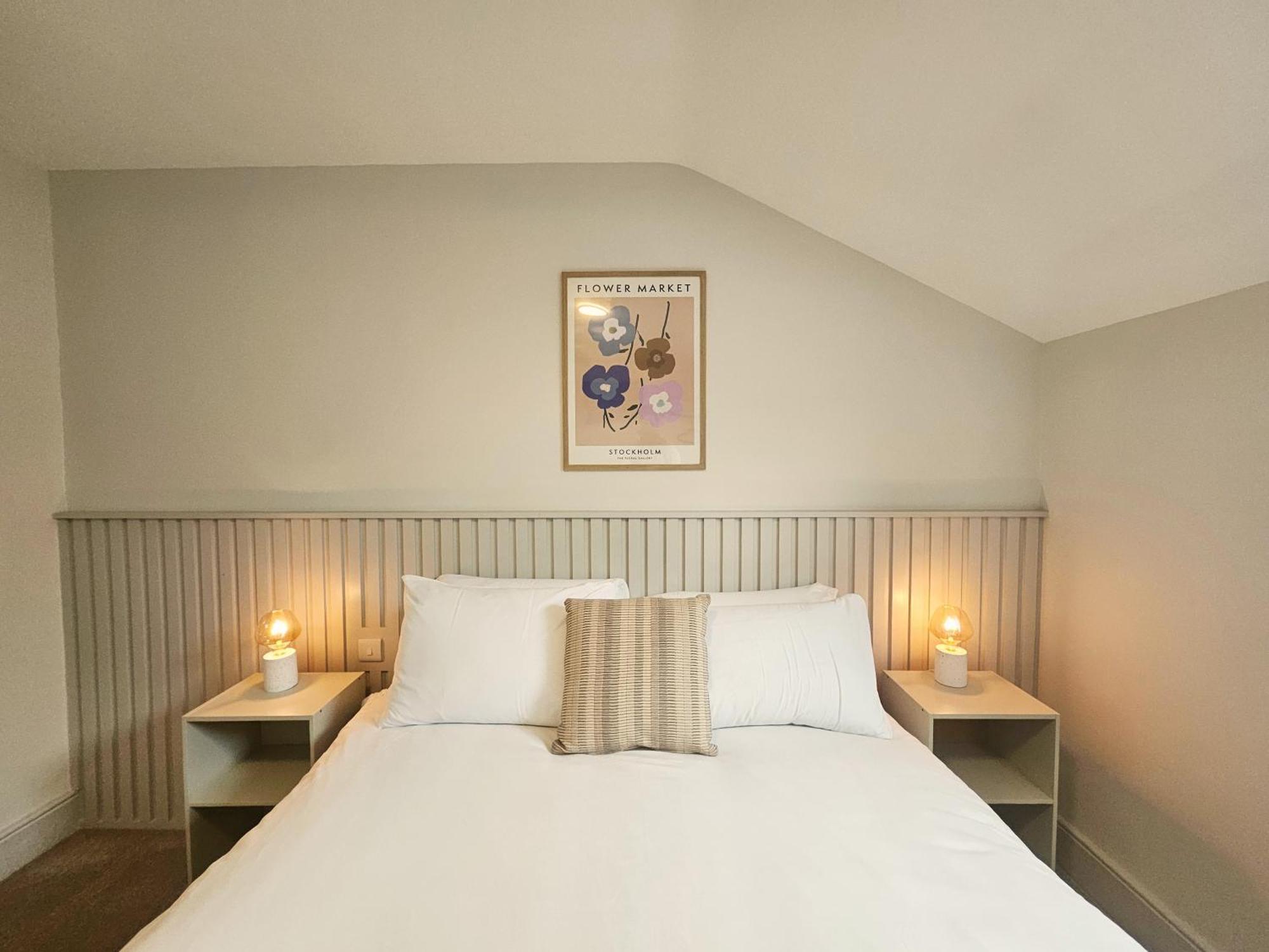 Tatlers Guest House 로스코먼 외부 사진
