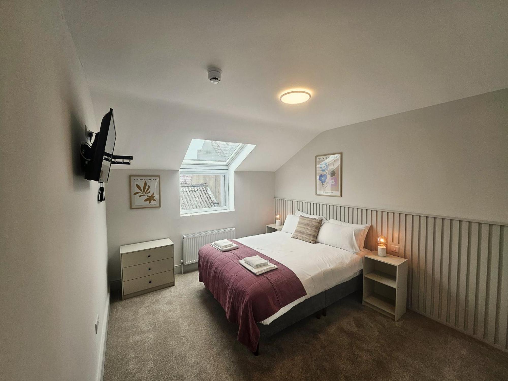 Tatlers Guest House 로스코먼 외부 사진