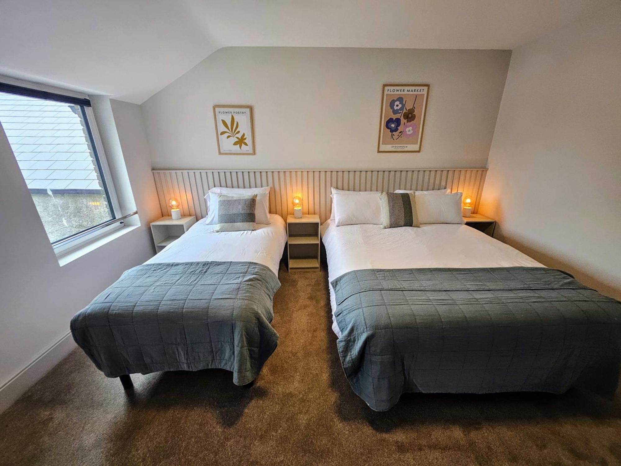 Tatlers Guest House 로스코먼 외부 사진